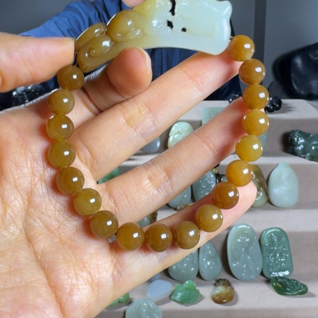 和田玉（糖玉）颈饰未镶嵌