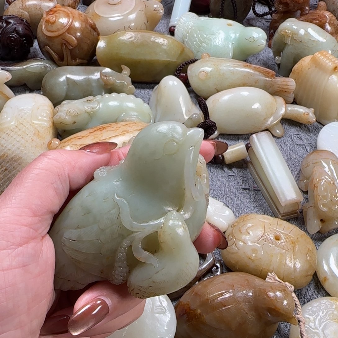 和田玉挂件未镶嵌人**值