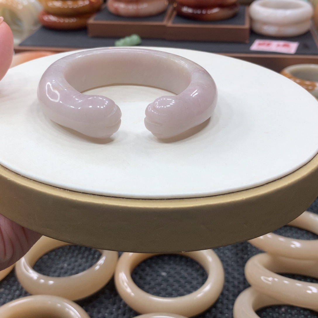 石英岩玉钛钢手镯