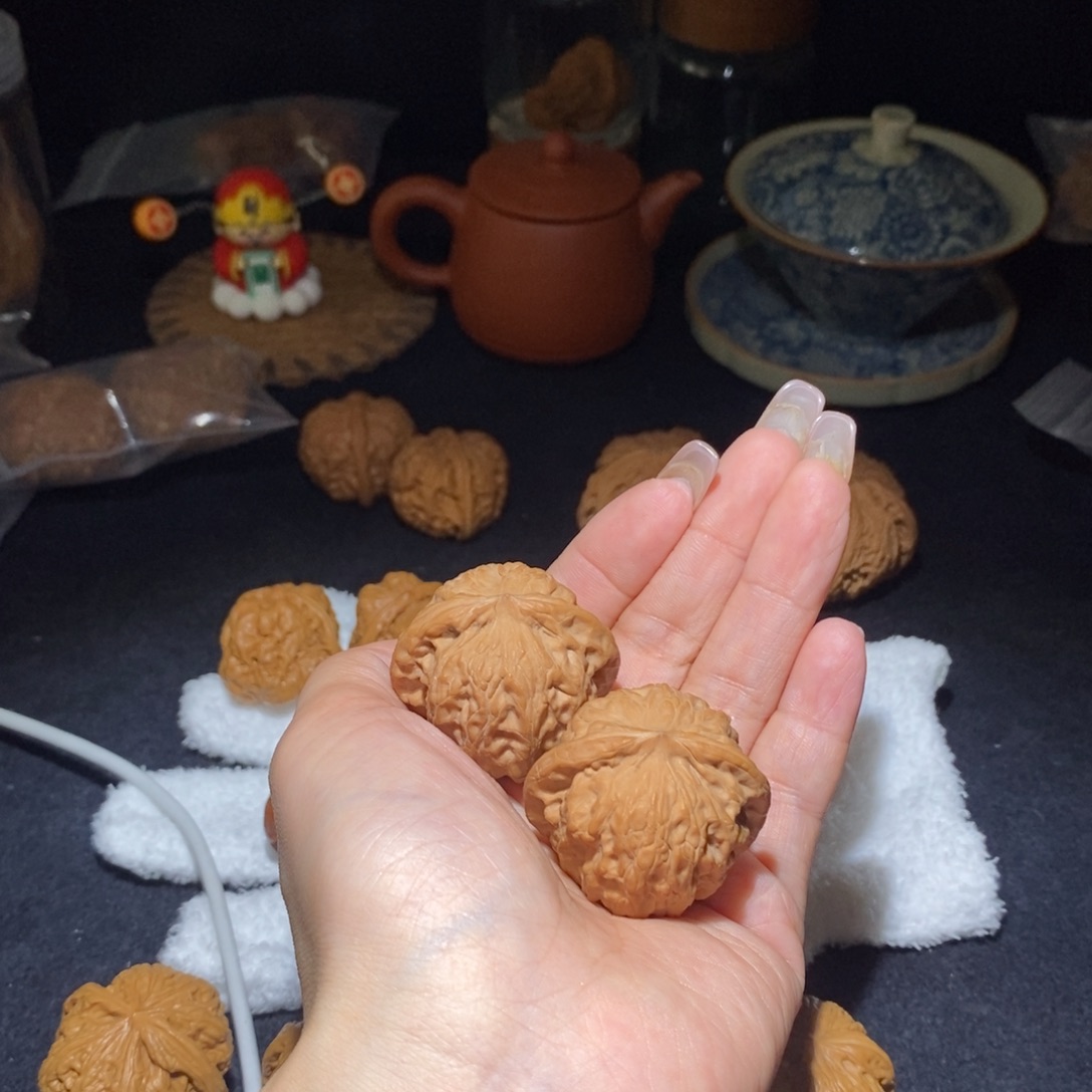 文玩核桃吊坠瓷娃娃40