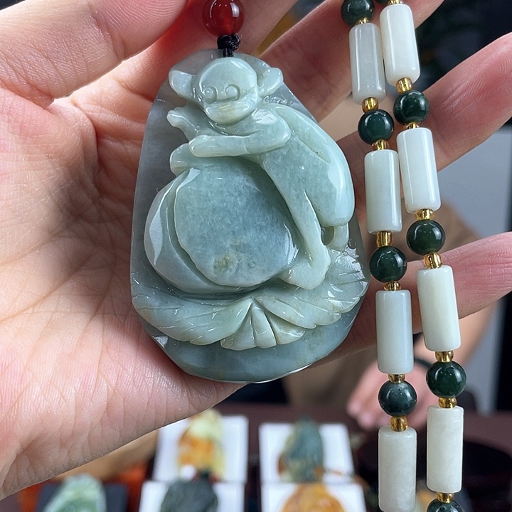蛇纹石玉颈饰未镶嵌