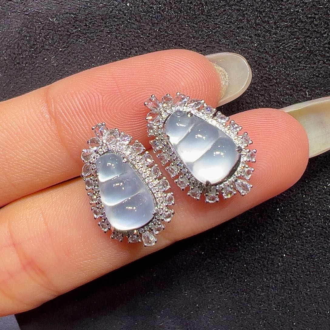 翡翠18K金镶嵌耳饰福豆