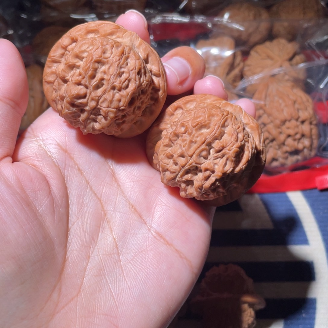 好***子文玩核桃吊坠全品原装血麒麟42
