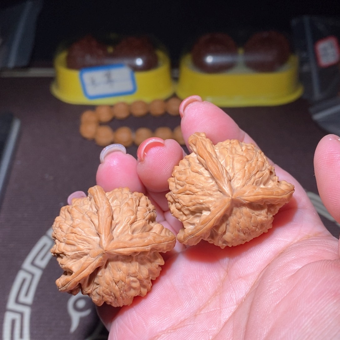 文玩核桃把件盘山三角