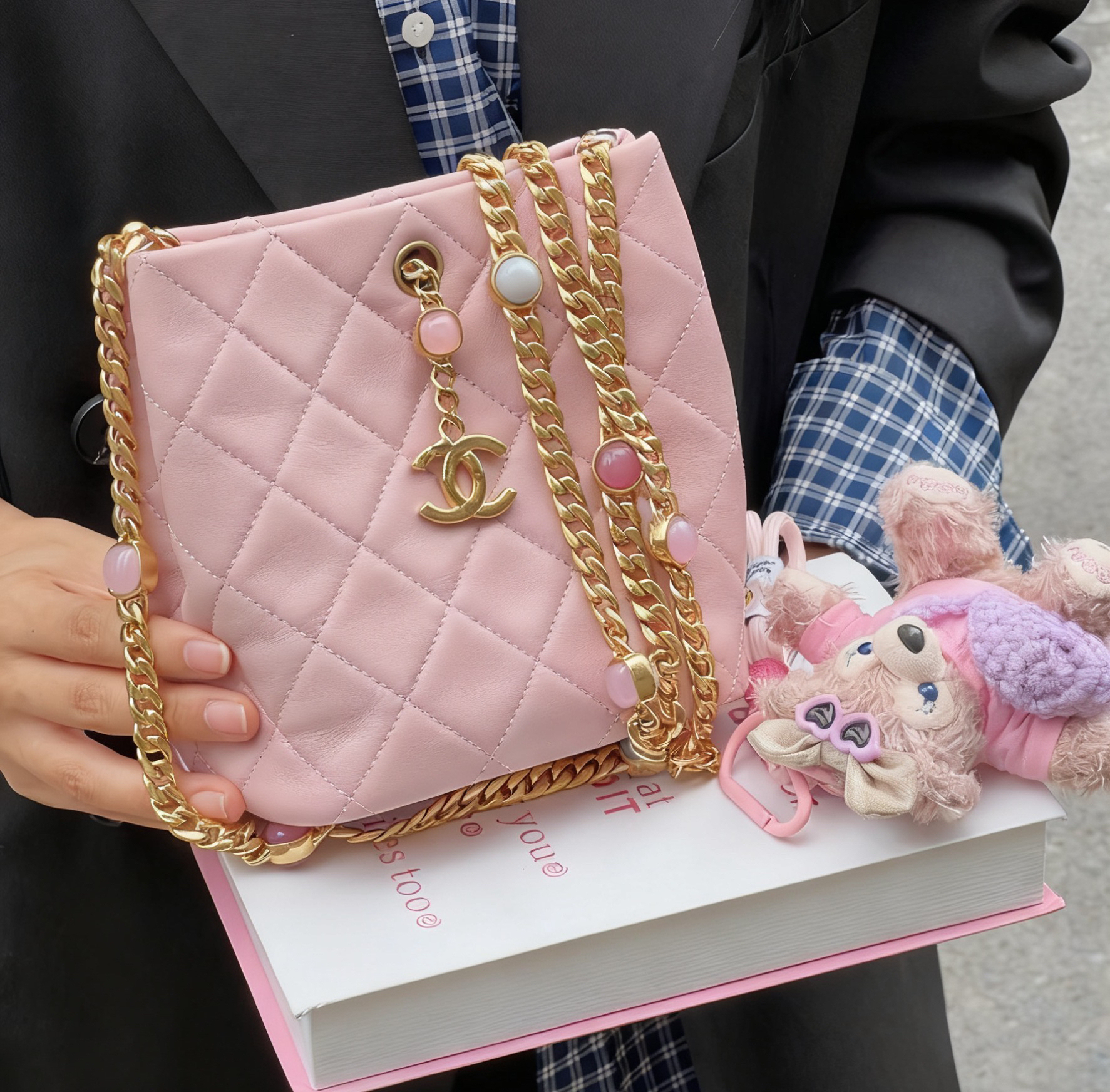 99新 Chanel/香奈儿 多多奢品/香奈儿粉色宝石链条水桶包/99新