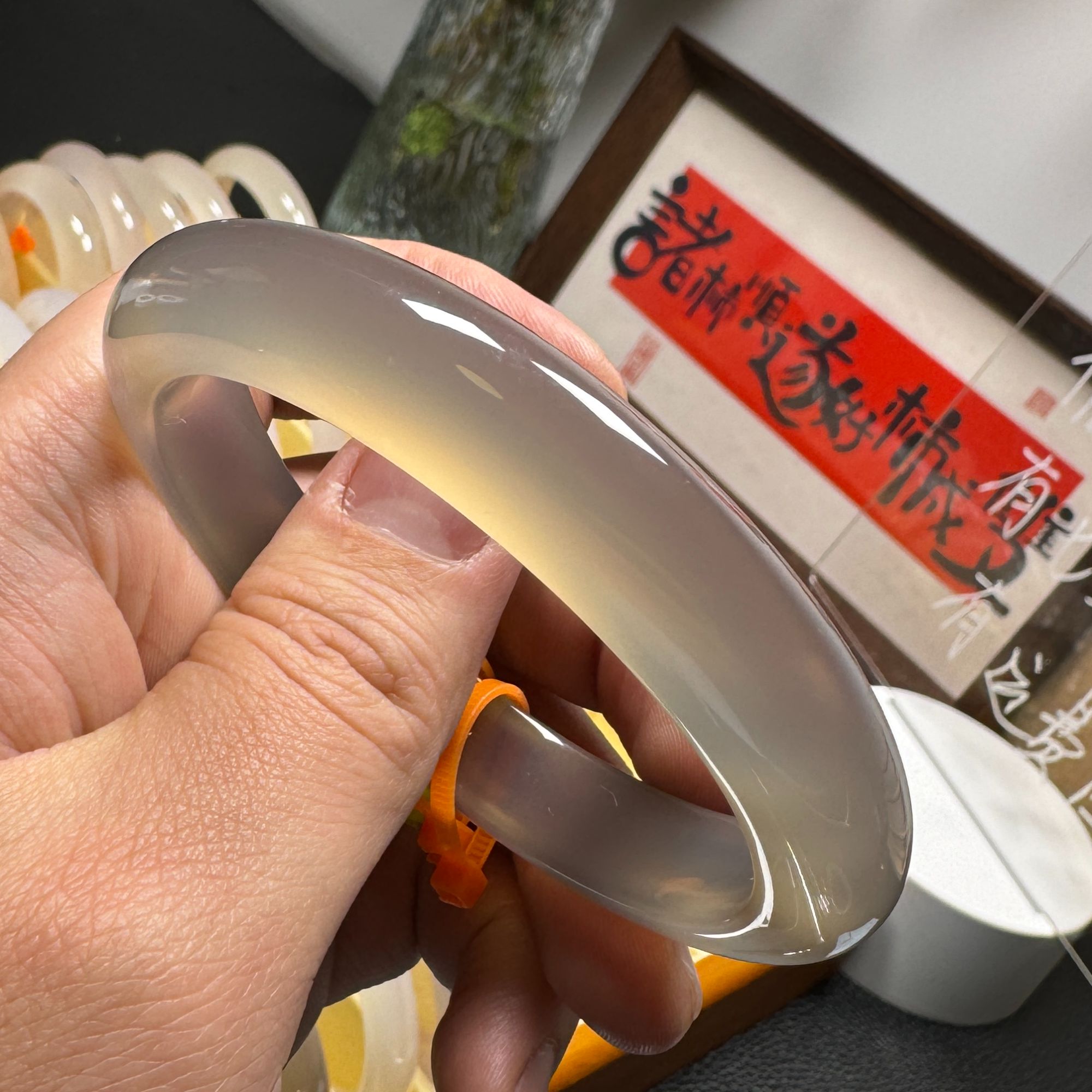 A天然玛瑙手镯天然马料手镯香槟灰