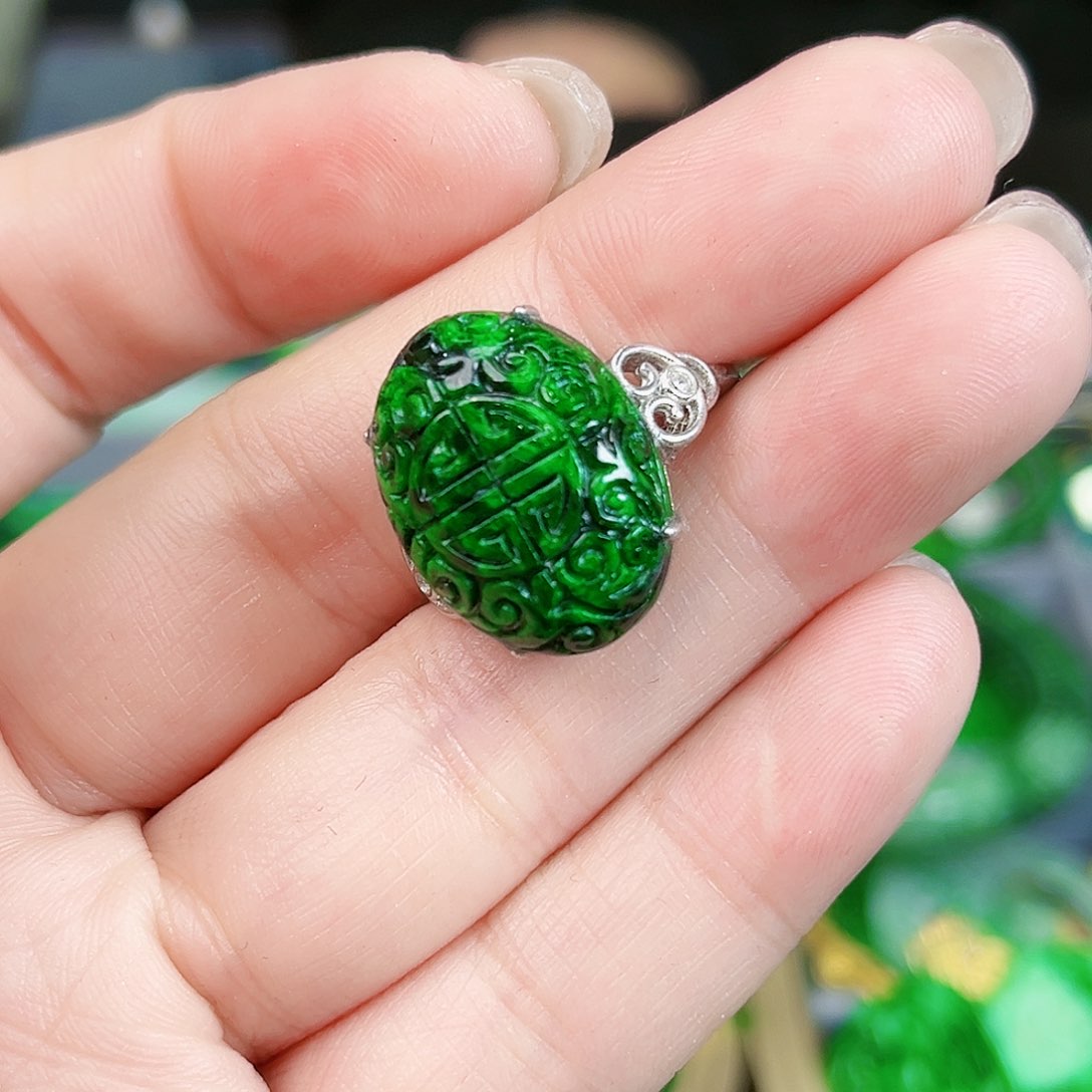 翡翠颈饰银S925镶嵌戒指