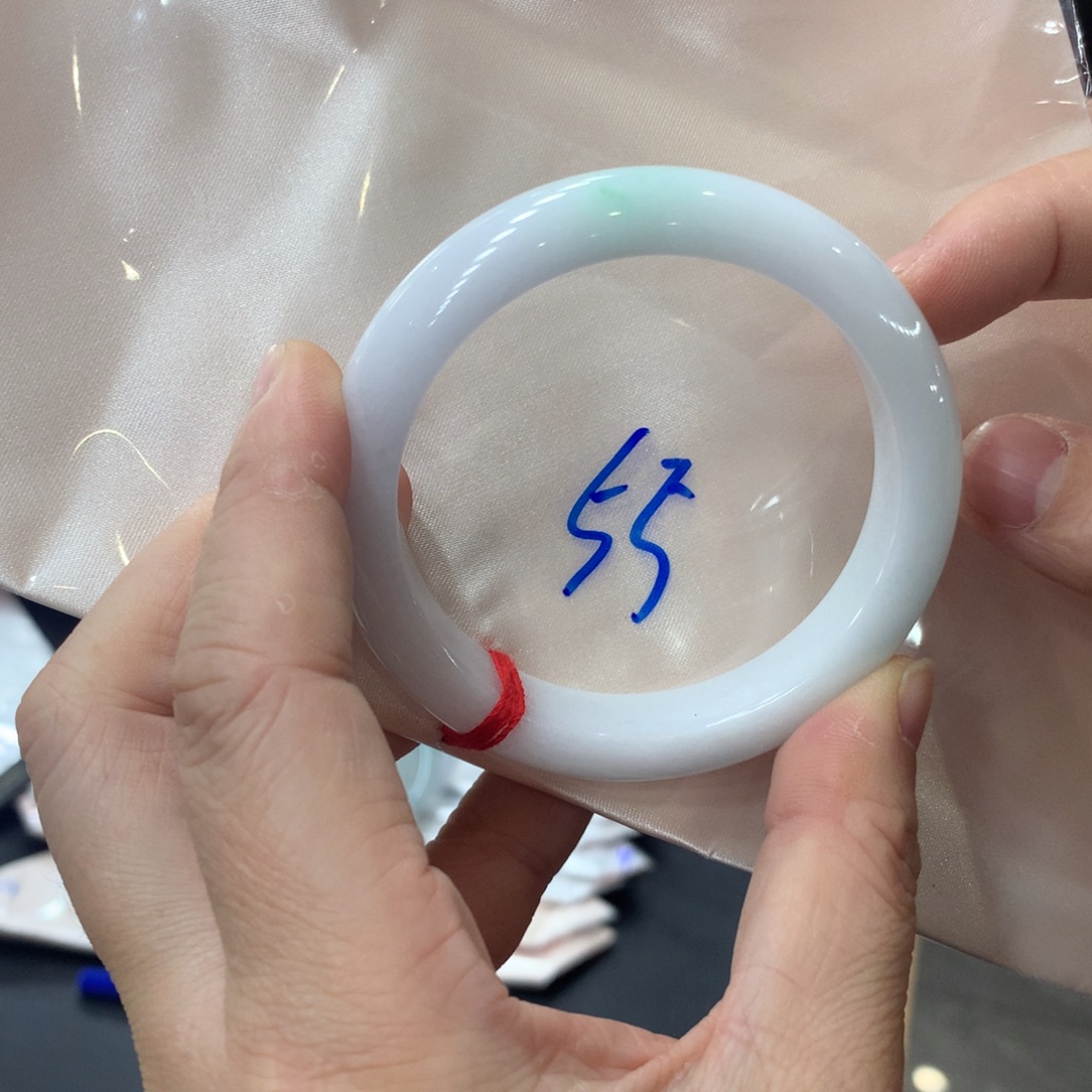 翡翠未镶嵌手镯翡翠