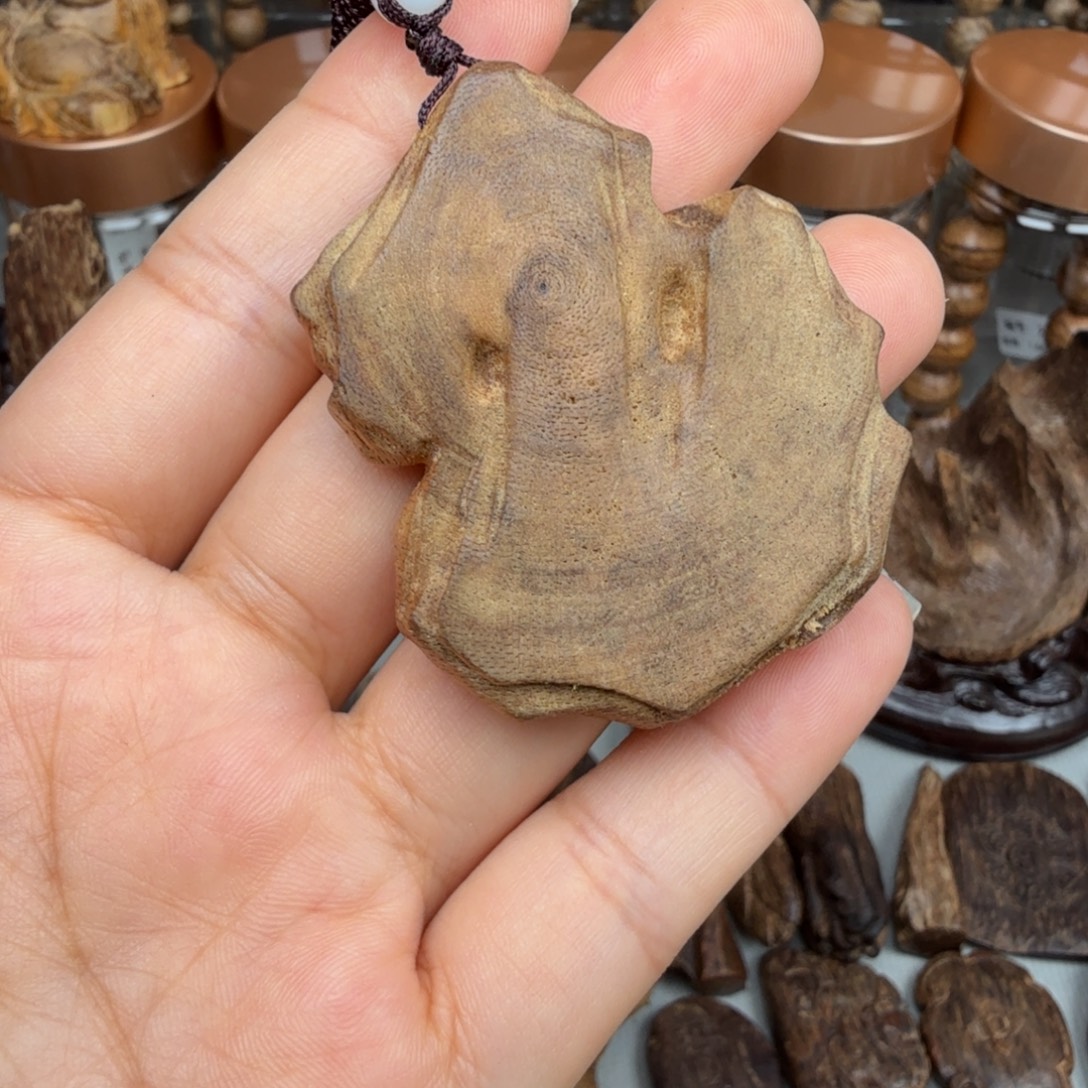 沉香沉香碎屑马尼涝时来运转 7 克