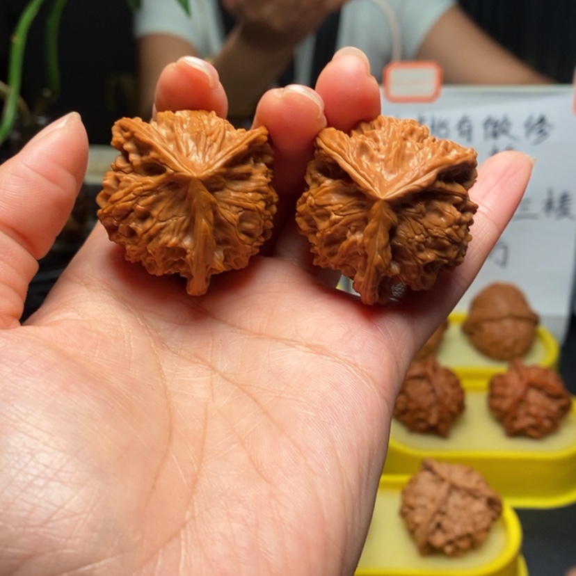 【闪购商品】把件桃核力*、13号三棱，