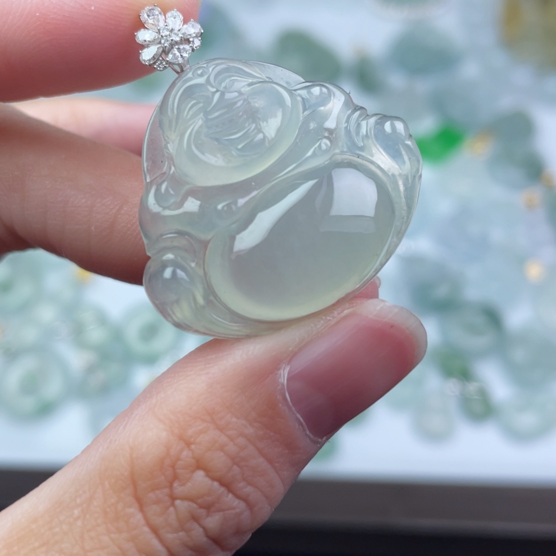 翡翠18K金镶嵌颈饰