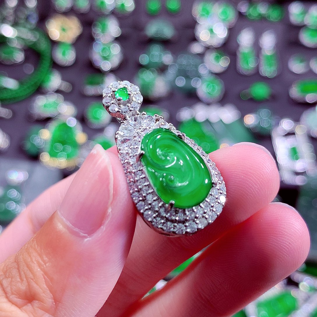 翡翠未镶嵌颈饰天然