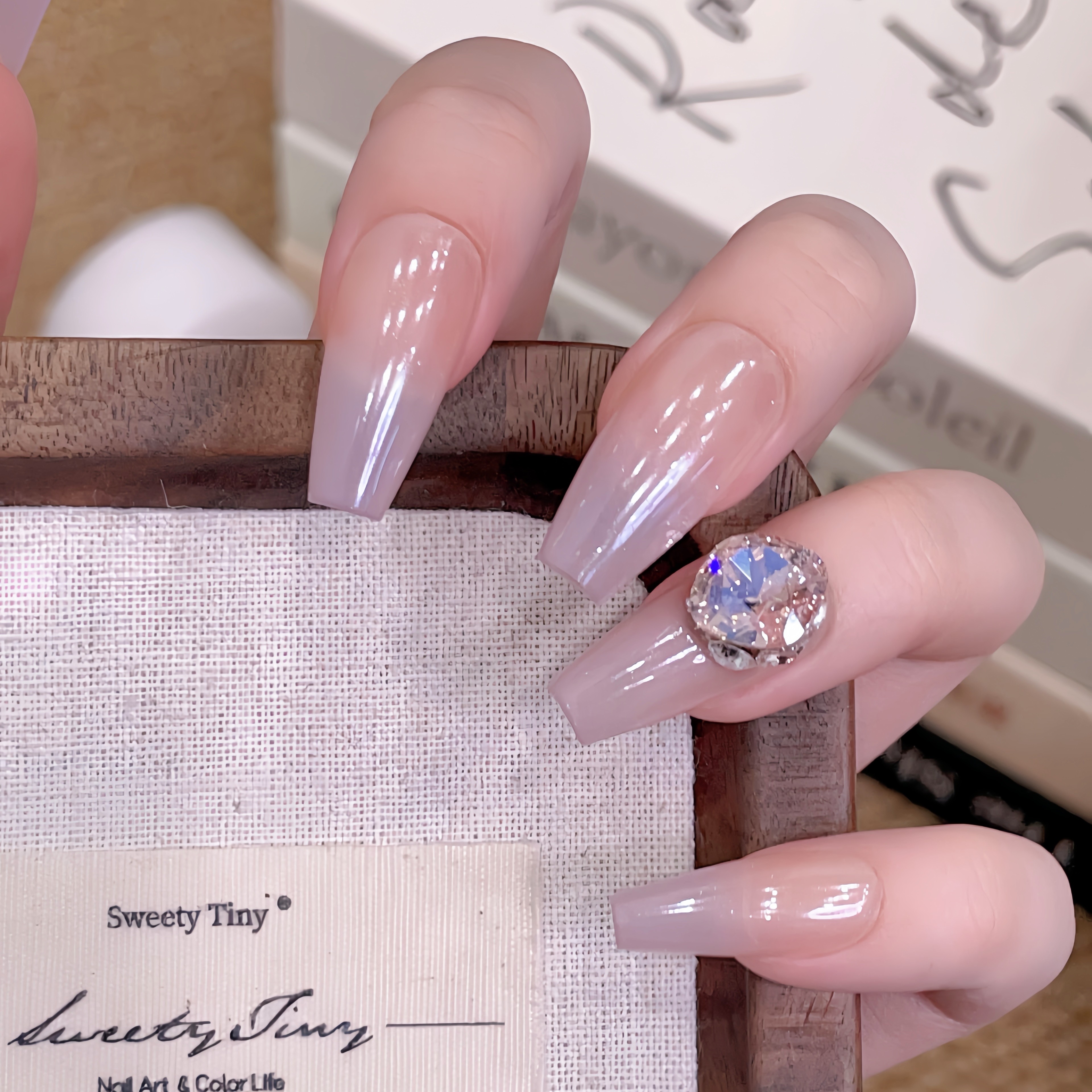 【紫月光】Ukulele设计施华洛紫月光清透爆闪钻球全华穿戴甲