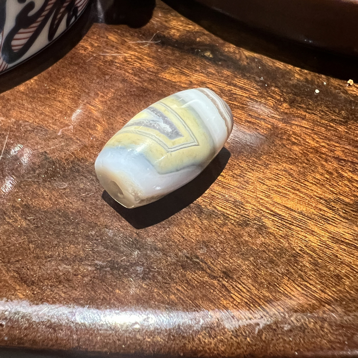 蓝沁与凤眼特色缠丝玛瑙展现自然之美