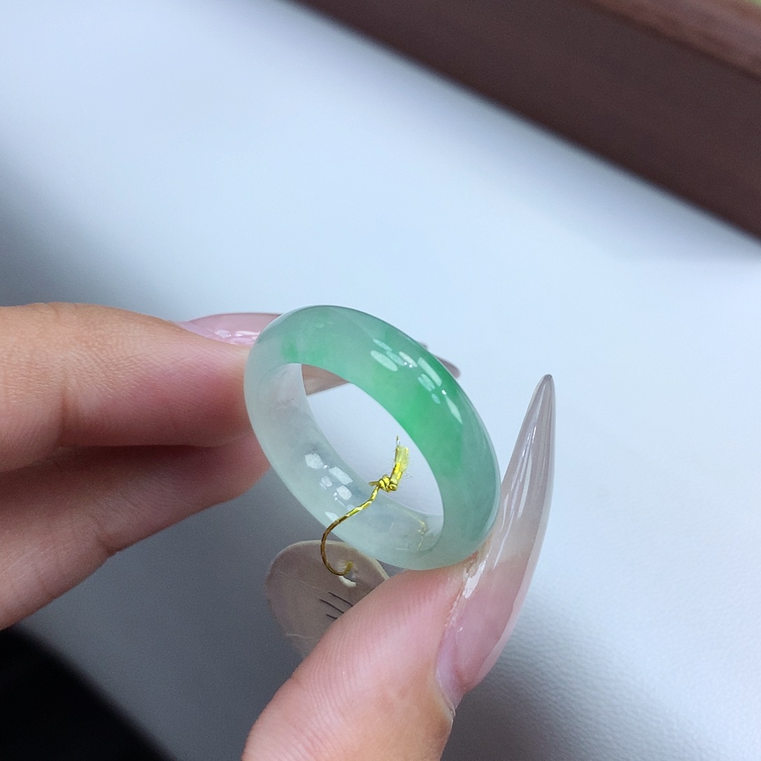 翡翠戒指未镶嵌17-18圈