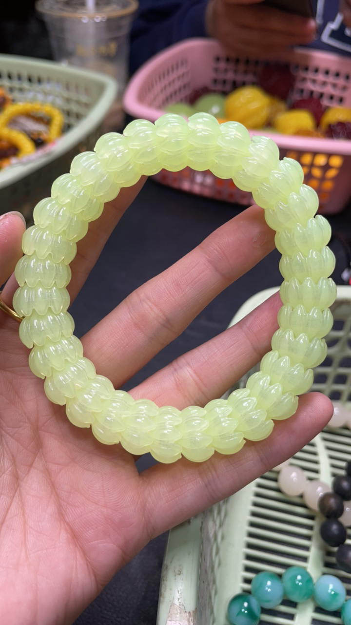 B724 14 夜明并蒂莲手串