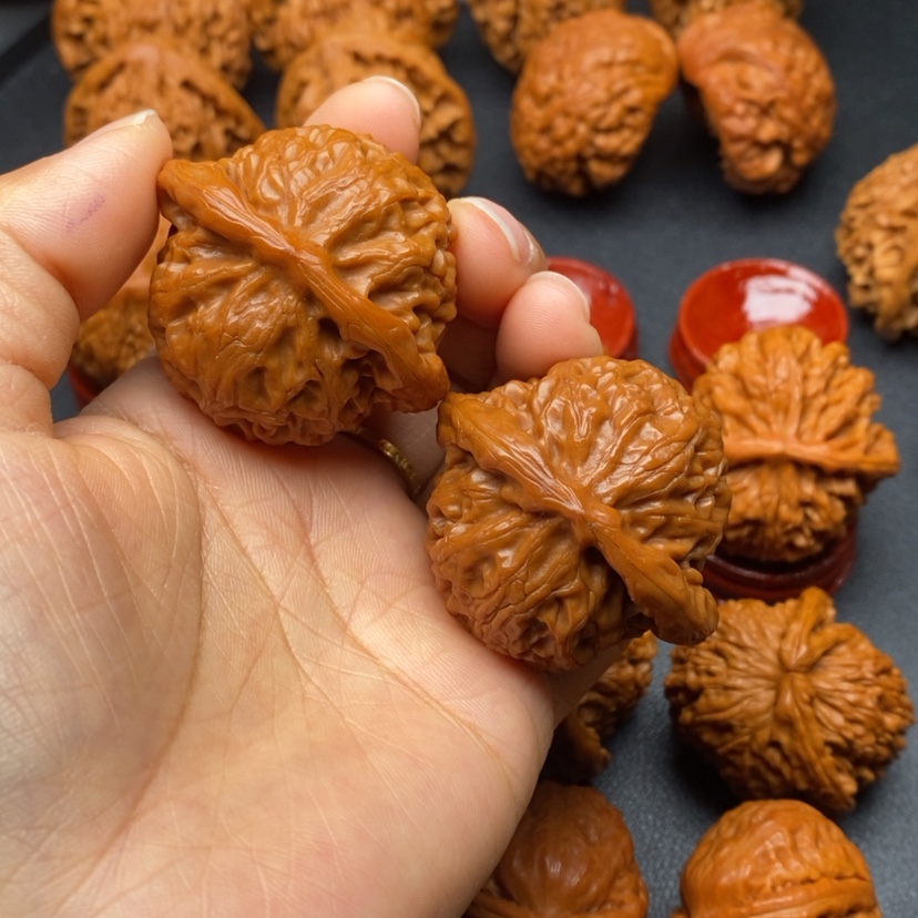 【闪购商品】文玩核桃把件44宫灯