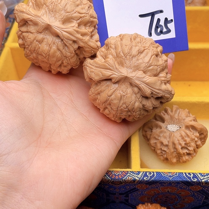 把件文玩核桃哼****6 文玩核桃龙鼎65