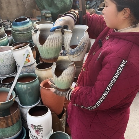 口13高18瑕疵盆子。