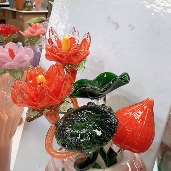 琉璃花瓶高45厘米宽9厘米