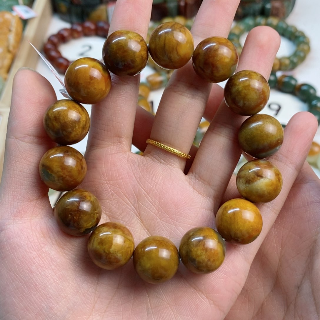 透闪石质玉手串未镶嵌孚*