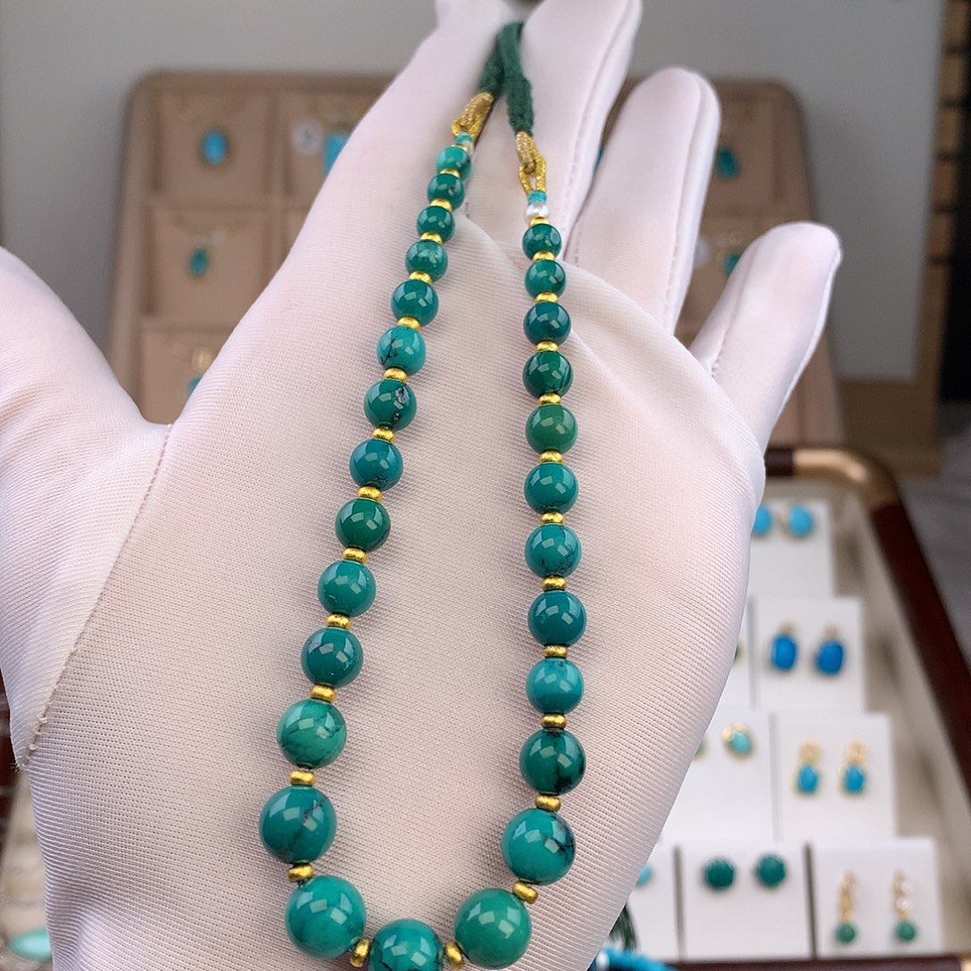 绿松石未镶嵌颈饰