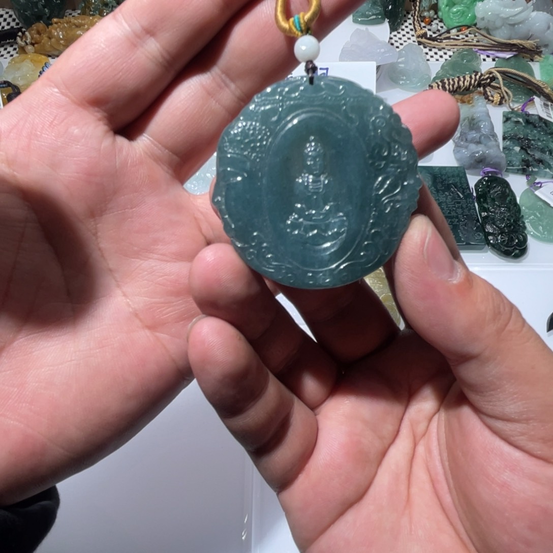 翡翠颈饰未镶嵌天然