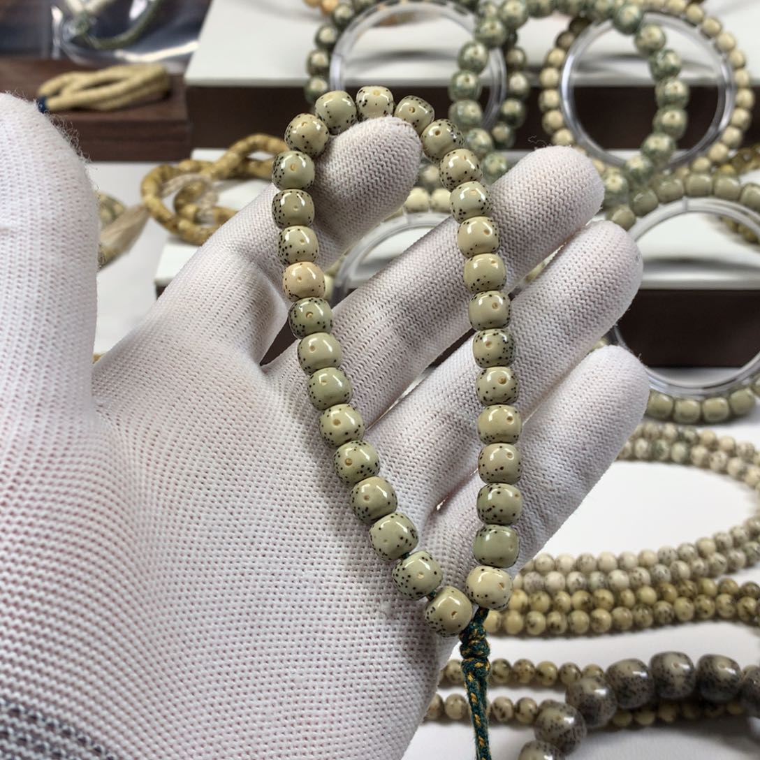 b***k吊坠星月菩提87通体微氧化30颗