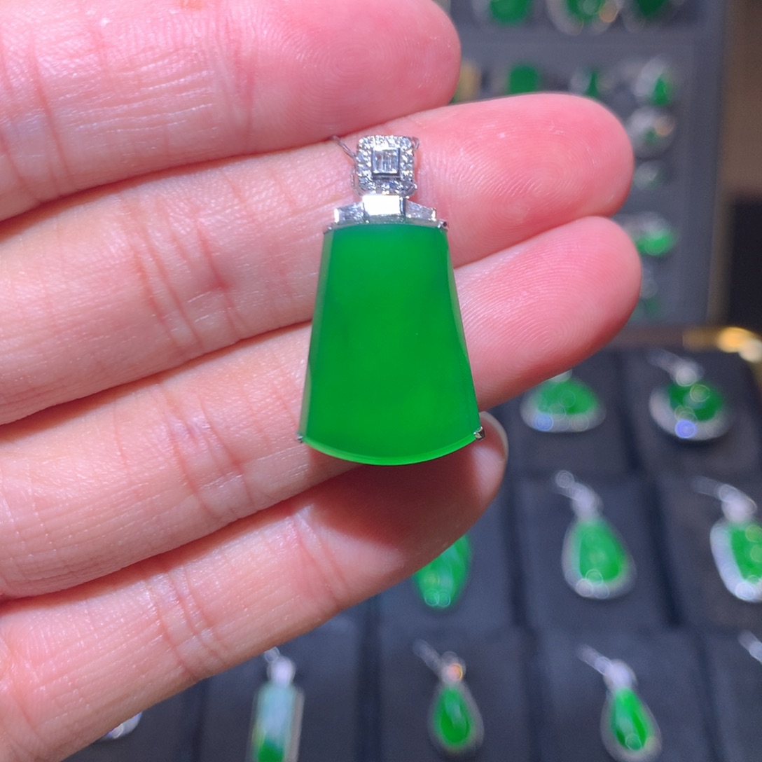 吊坠(不含链)18K金镶嵌翡翠无事牌