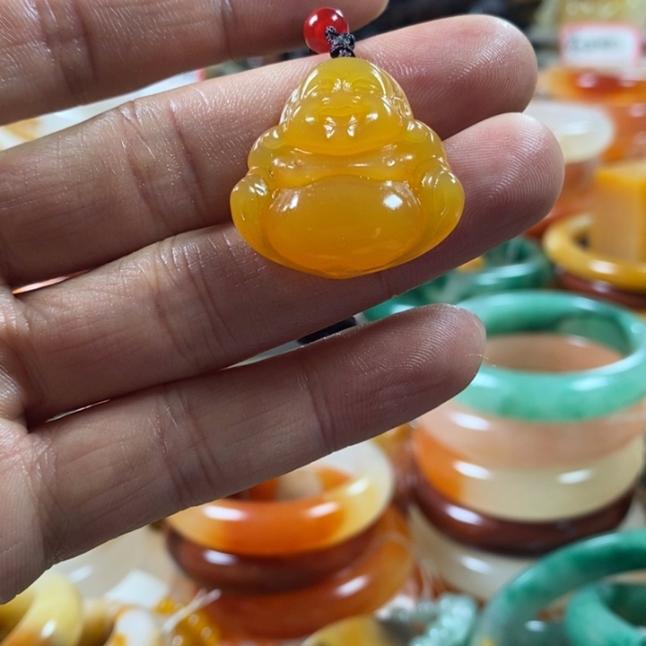 石英质玉（黄龙玉）颈饰合金