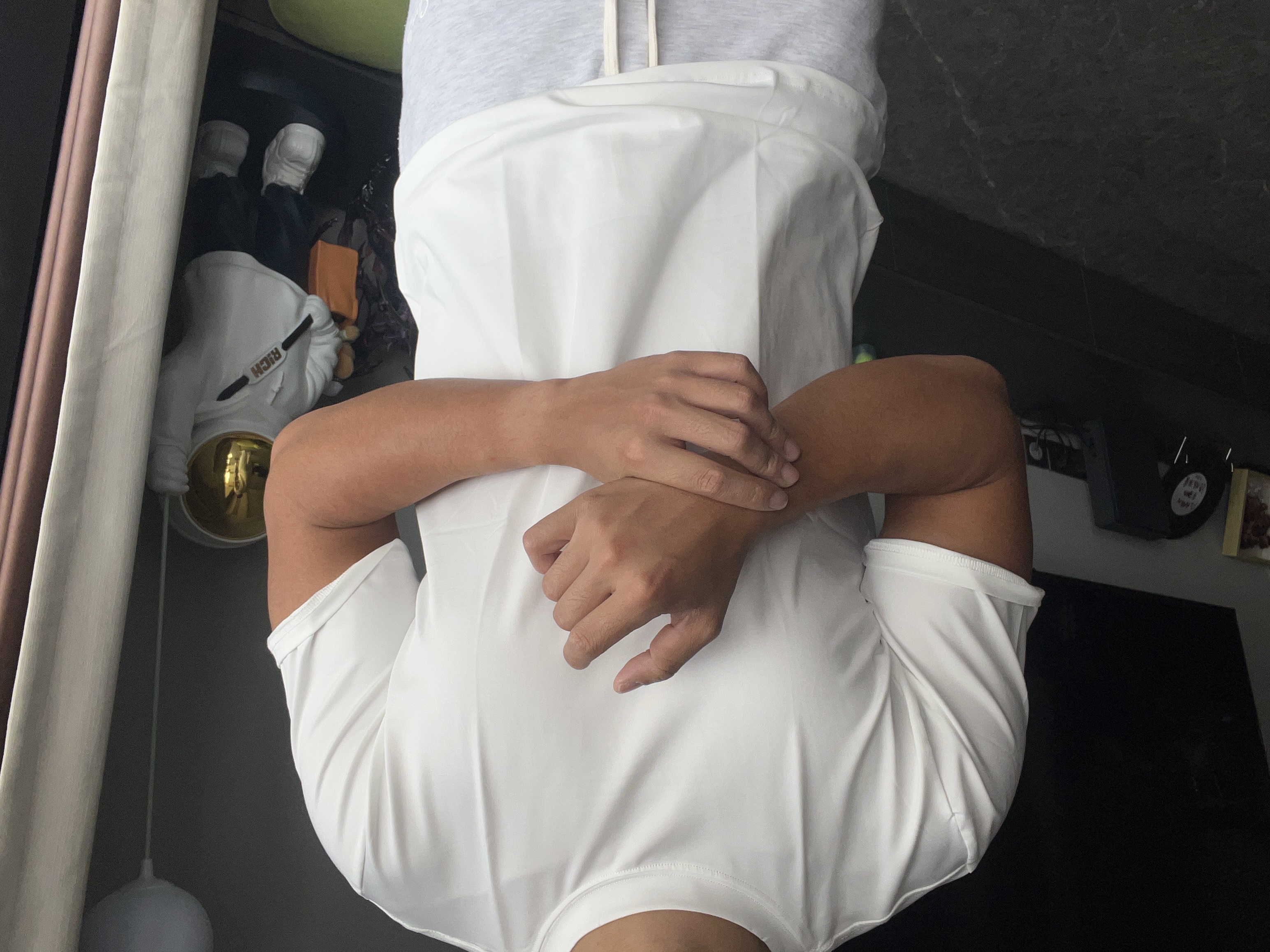 男纯色薄款修身型夏季短袖白色透气男子健身