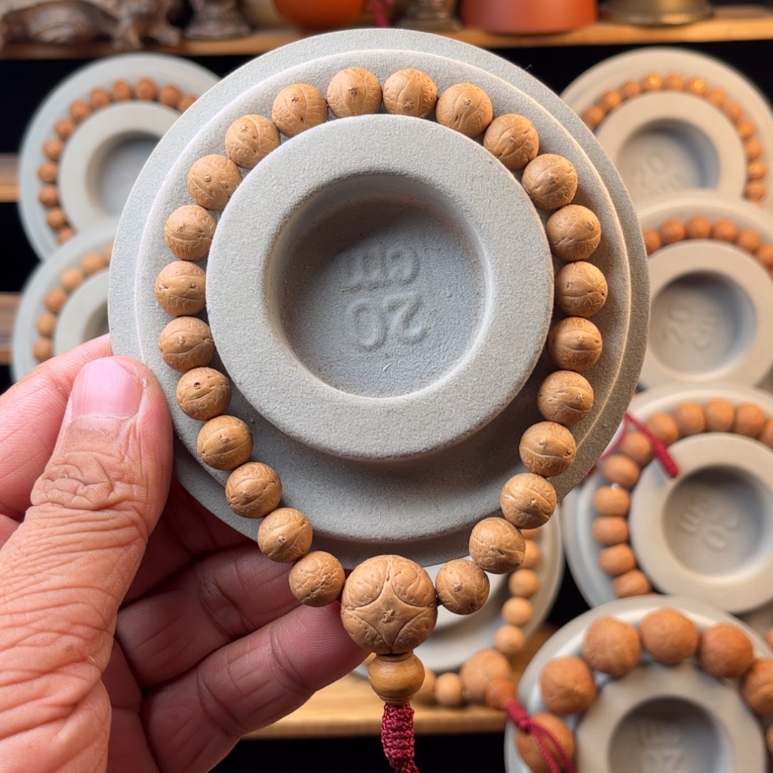 凤眼菩提吊坠10-10.5粉红皮同树籽大眼萌头货