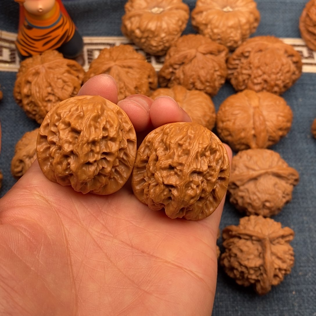 文玩核桃把件35野狼