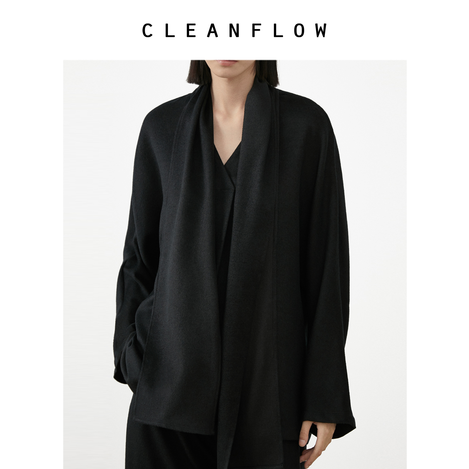 CLEANFLOW | 黑色桑蚕丝骆驼绒精纺V领围巾式套头衬衫女高级感