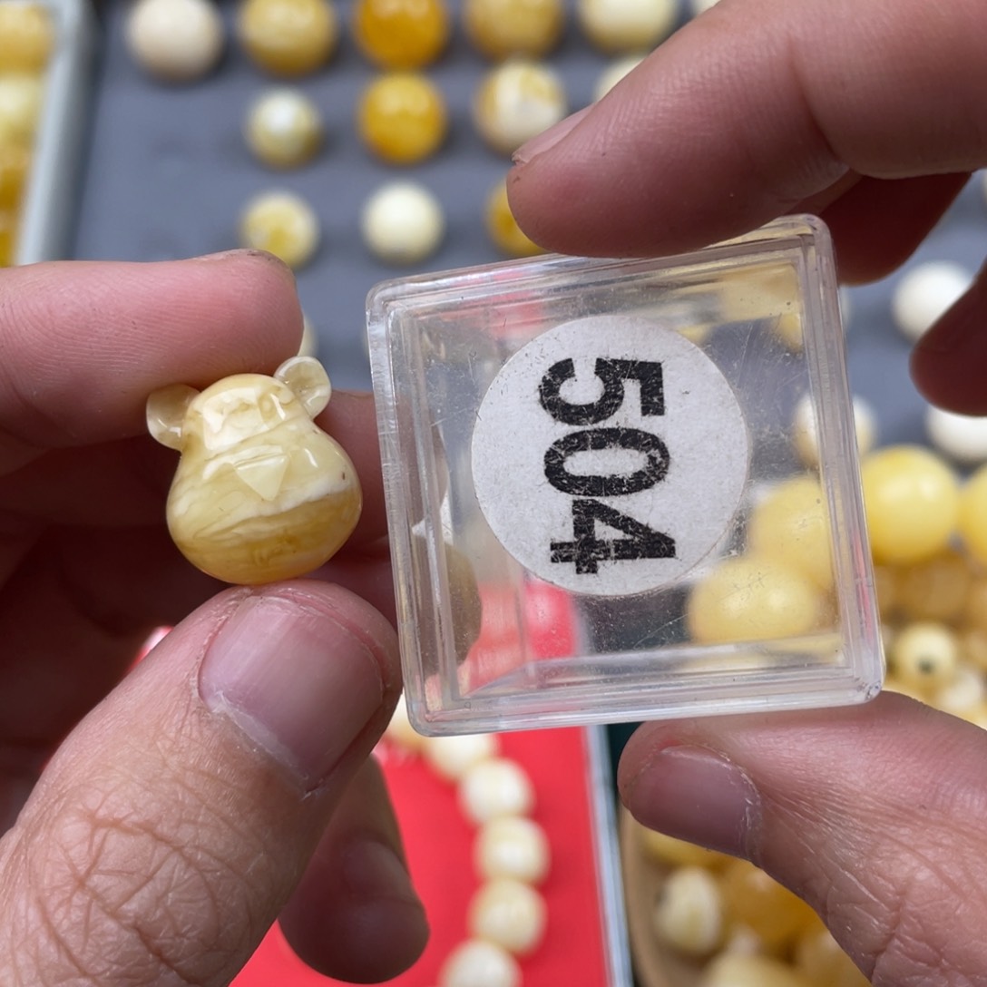 蜜蜡珠宝奇石未镶嵌