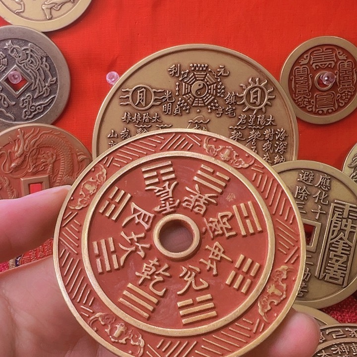精品山花钱护您万周全（现代工艺品