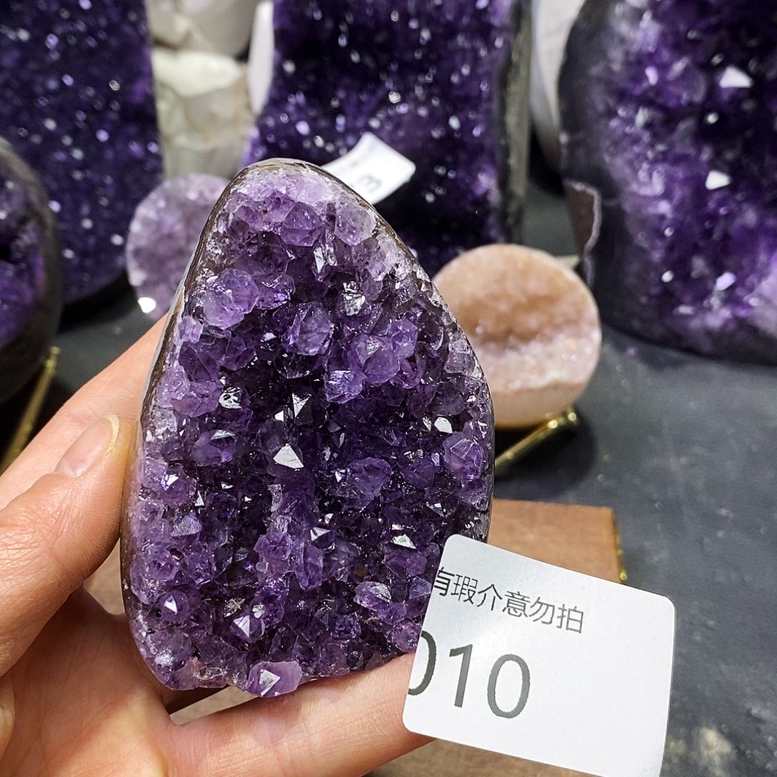 未镶嵌水晶大型摆件（非配饰）