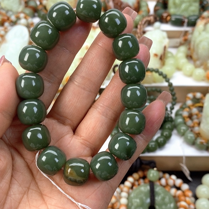 【闪购商品】透闪石质玉手串未镶嵌