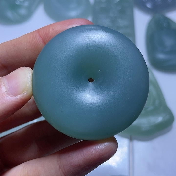 定制翡翠未镶嵌挂件