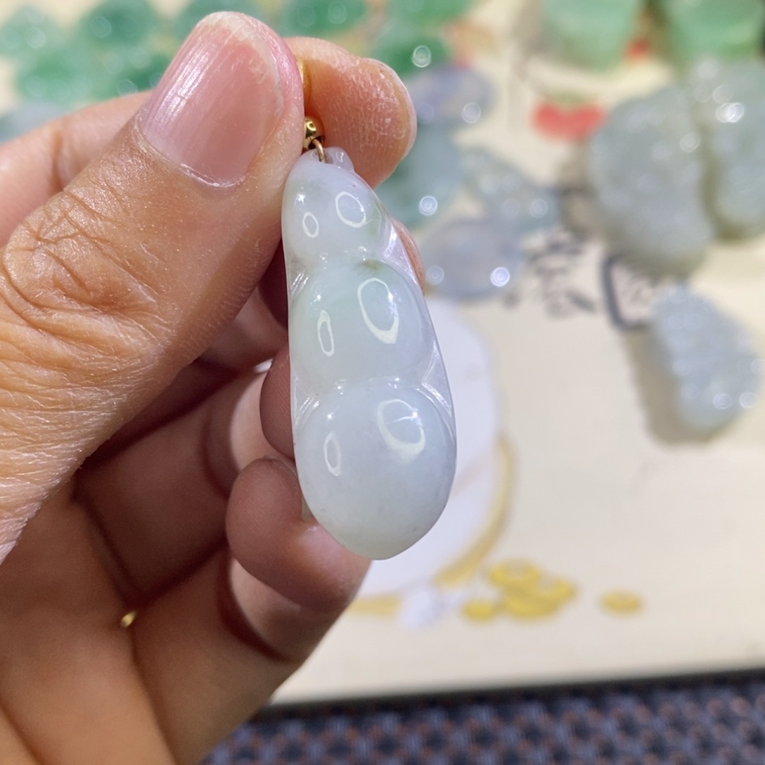 翡翠颈饰未镶嵌翡翠吊坠