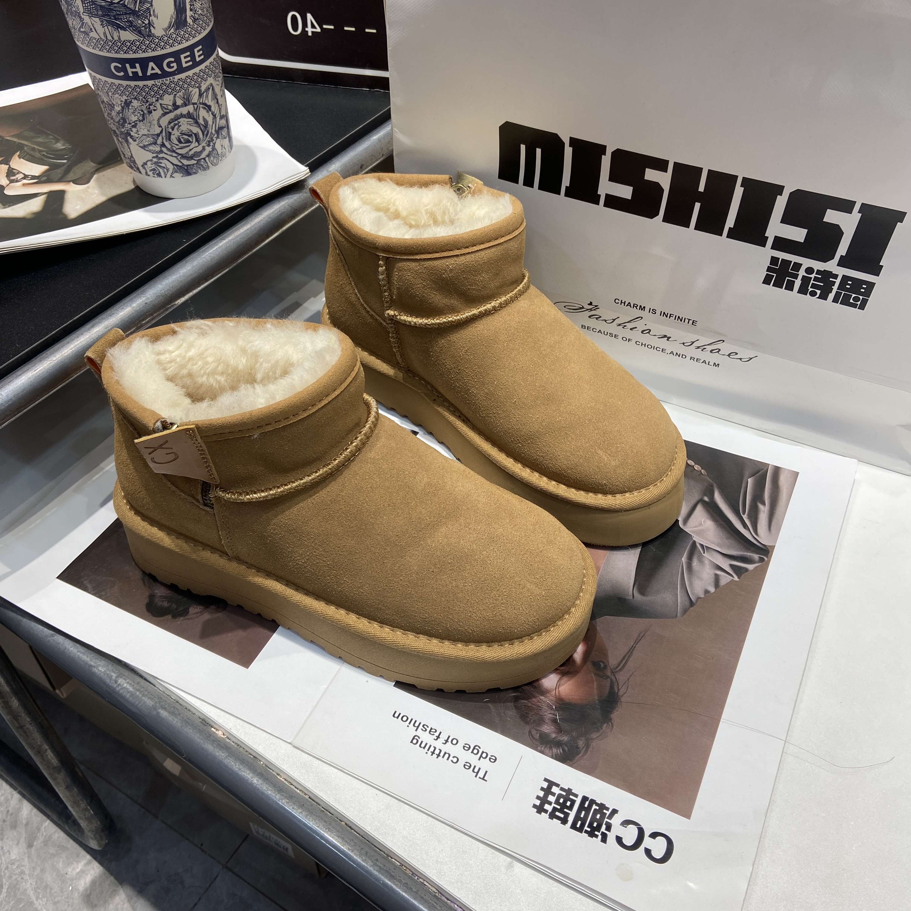 2187保暖时尚雪地靴圆头胶粘休闲冬季短筒棉鞋靴子女士