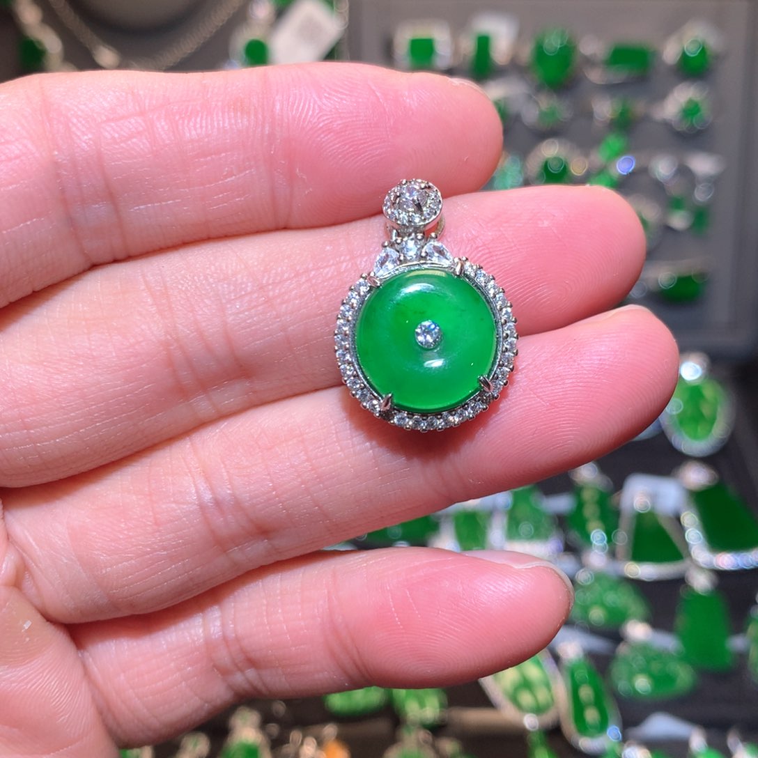 翡翠吊坠(不含链)银S925镶嵌天然翡翠