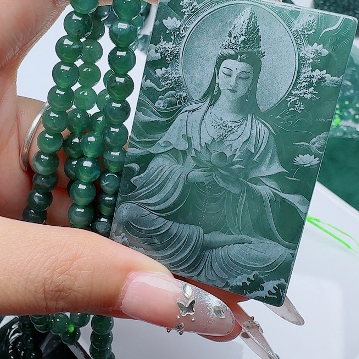 翡翠未镶嵌颈饰多样性发其一