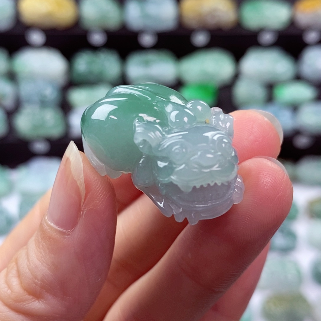 翡翠颈饰未镶嵌天然