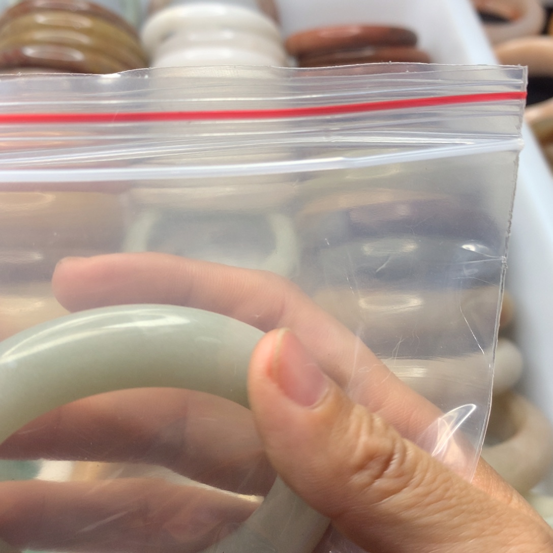 余***己石英质玉未镶嵌手镯12