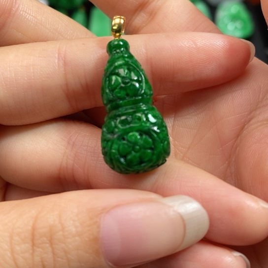 颈饰未镶嵌翡翠吊坠