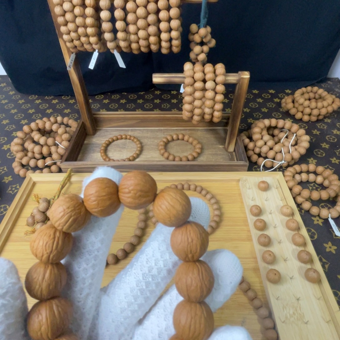 ㅤ***ㅤ吊坠猴头核桃12凤羽50颗