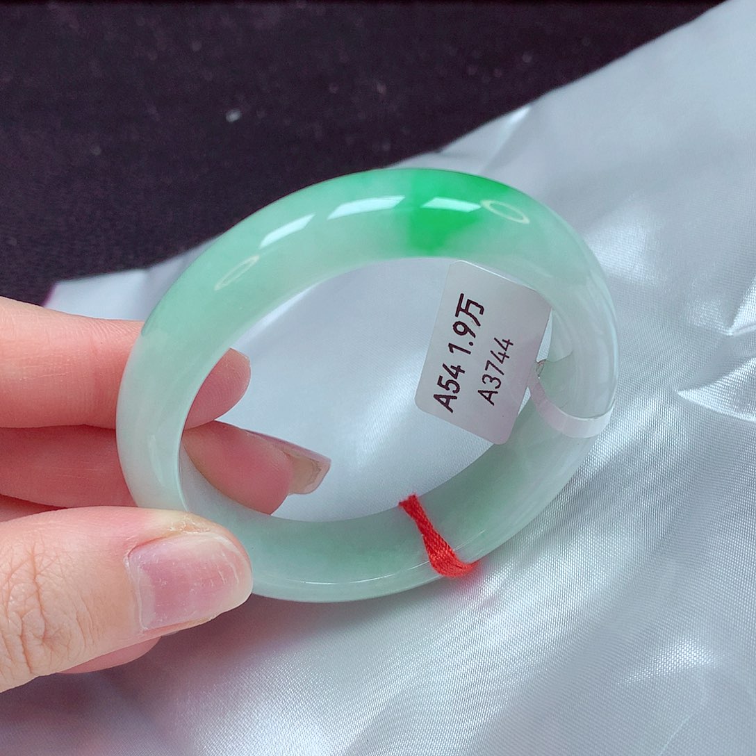 翡翠手镯（贵妃镯）未镶嵌手镯52