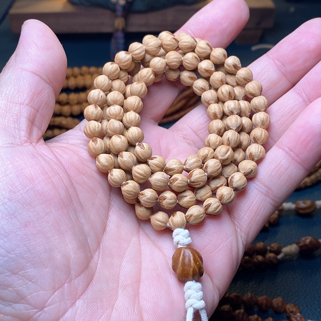 吊坠柏香籽/百香籽半**！