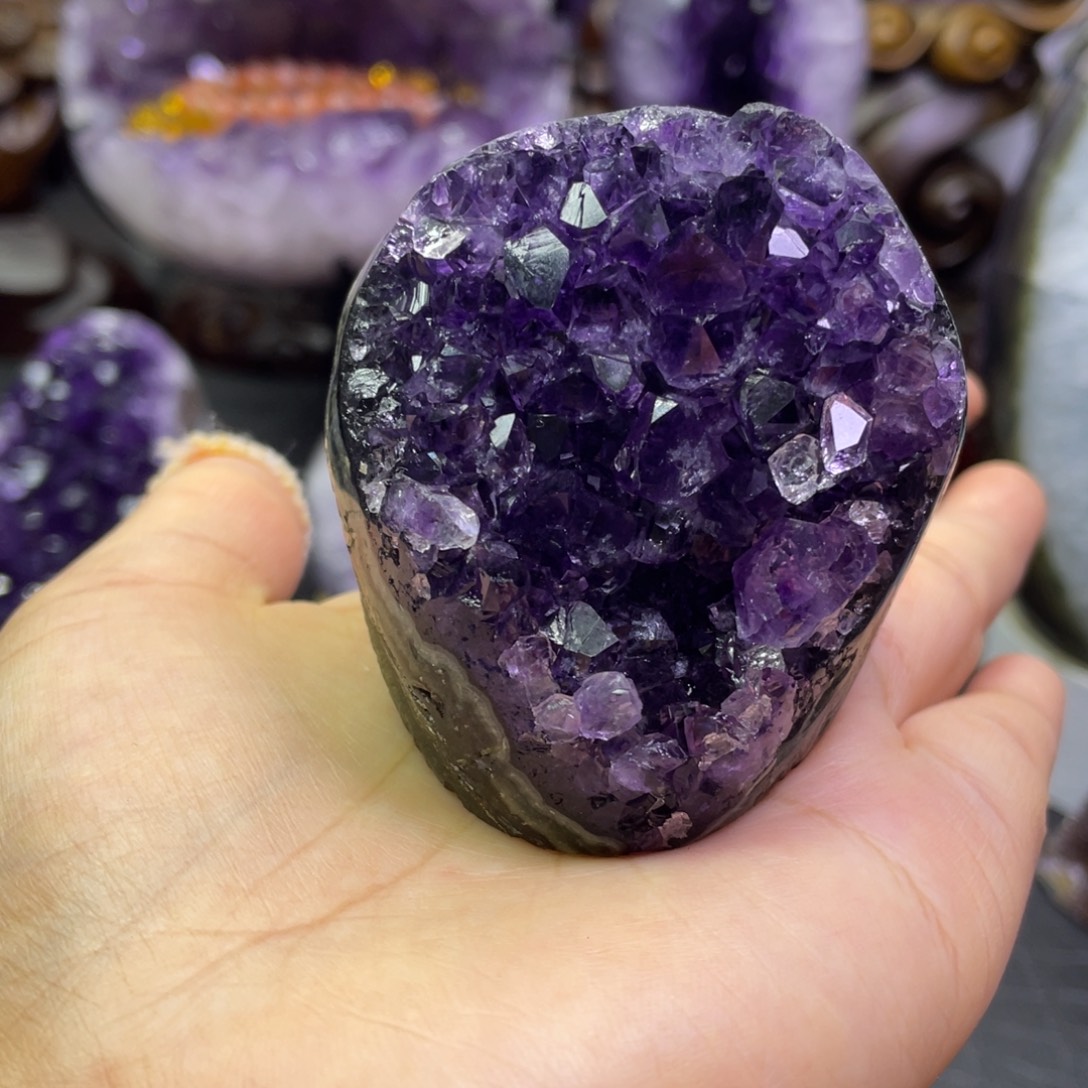 紫晶未镶嵌大型摆件（非配饰）